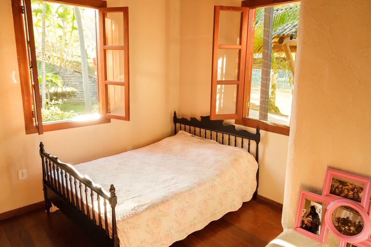 Quarto de casal com vista pro jardim